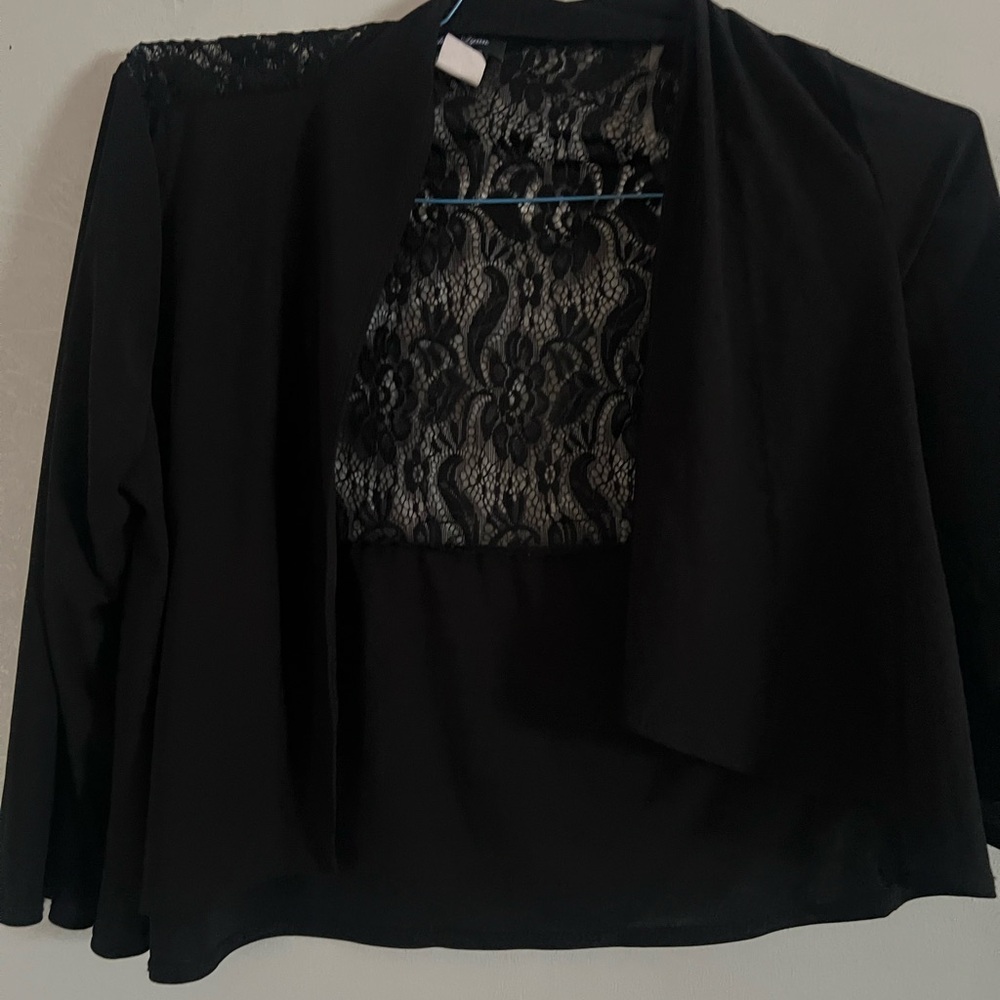 Elegant Black Lace Blazer